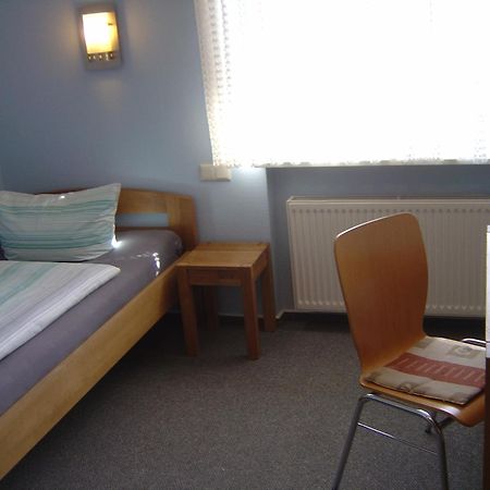 Hotel Garni Pension Ruth Муттерштадт Экстерьер фото