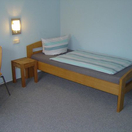 Hotel Garni Pension Ruth Муттерштадт Экстерьер фото