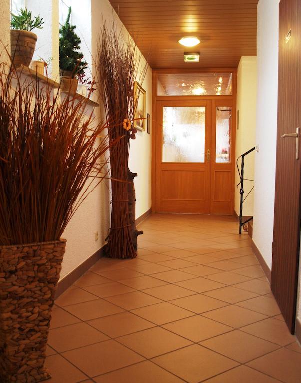 Hotel Garni Pension Ruth Муттерштадт Экстерьер фото