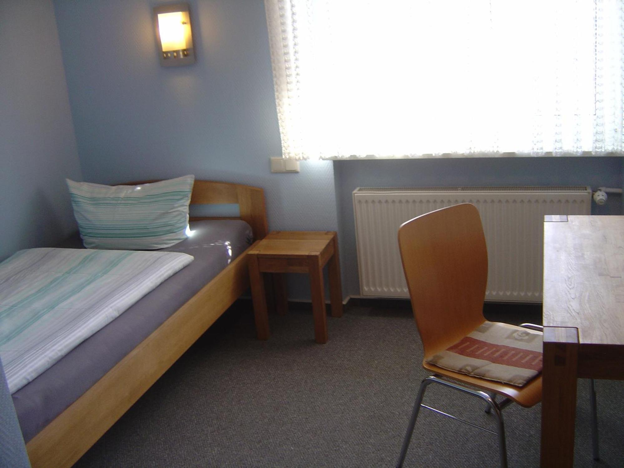 Hotel Garni Pension Ruth Муттерштадт Экстерьер фото