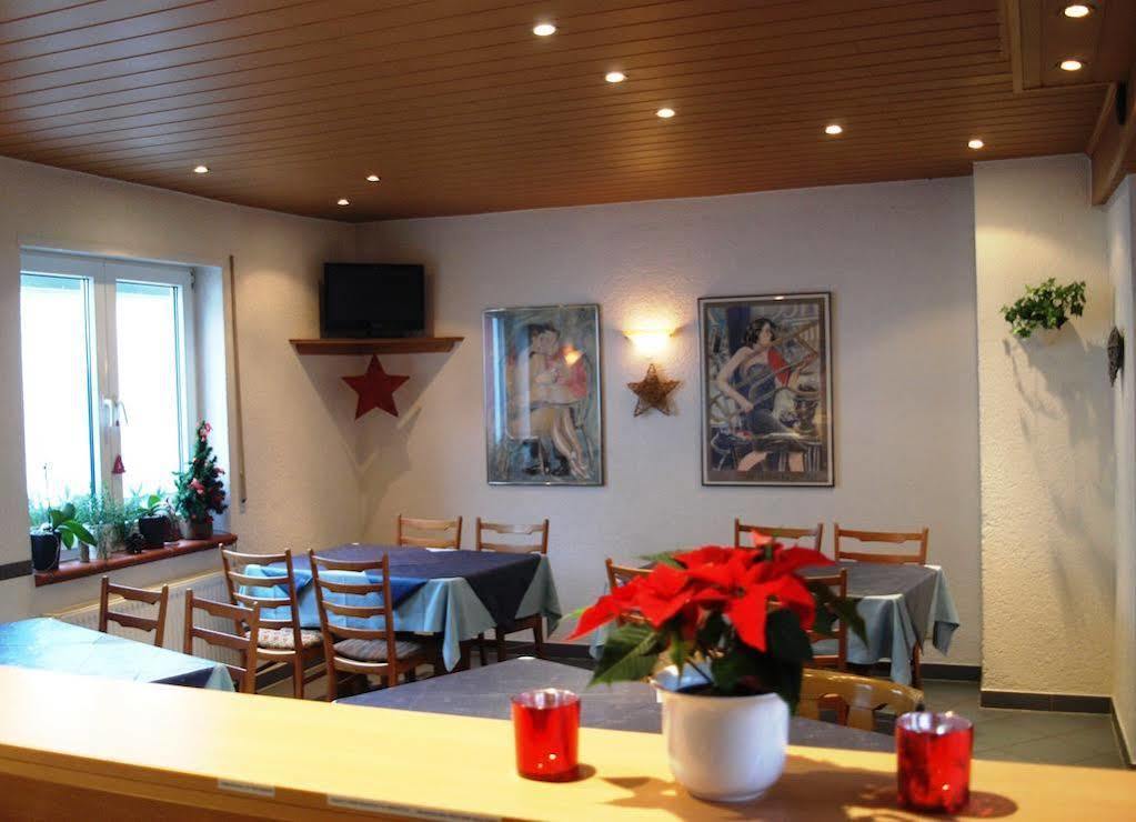 Hotel Garni Pension Ruth Муттерштадт Экстерьер фото