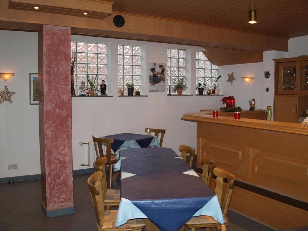 Hotel Garni Pension Ruth Муттерштадт Экстерьер фото